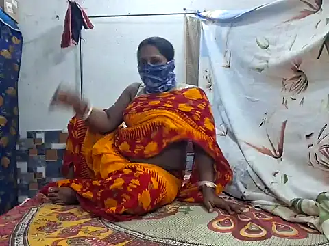 Snapshot of Real_Desi_Couple chatting on December 9, 4:26 pm Real Desi Couple online show from December 9, 4:26 pm