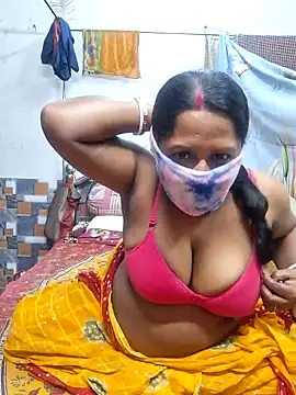 Snapshot of Real_Desi_Couple chatting on December 11, 6:20 pm Real Desi Couple online show from December 11, 6:20 pm