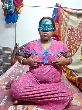 Snapshot of Real_Desi_Couple chatting on December 12, 4:43 pm Real Desi Couple online show from December 12, 4:43 pm