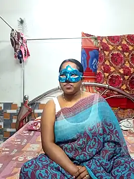 Snapshot of Real_Desi_Couple chatting on December 19, 4:24 pm Real Desi Couple online show from December 19, 4:24 pm