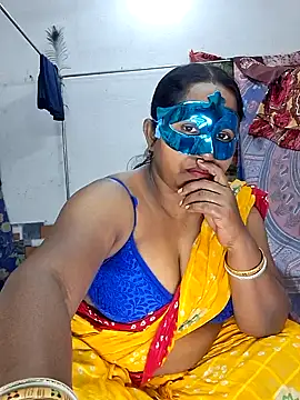 Snapshot of Real_Desi_Couple chatting on January 1, 4:50 pm Real Desi Couple online show from January 1, 4:50 pm
