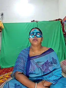 Snapshot of Real_Desi_Couple chatting on January 14, 5:12 pm Real Desi Couple online show from January 14, 5:12 pm