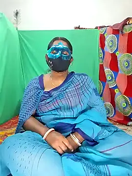 Snapshot of Real_Desi_Couple chatting on January 15, 4:43 pm Real Desi Couple online show from January 15, 4:43 pm