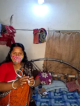 Snapshot of Real_Desi_Couple chatting on March 21, 9:47 am Real Desi Couple online show from March 21, 9:47 am