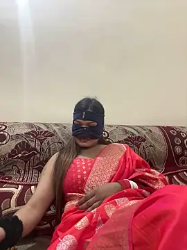 HoneyBearCpl online show from February 27, 4:10 pm