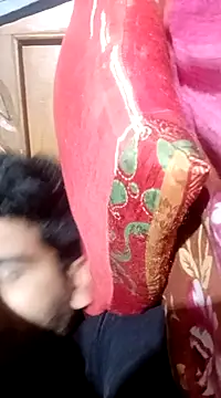 Snapshot of Roni1028 chatting on December 10, 1:54 am Roni1028 online show from December 10, 1:54 am