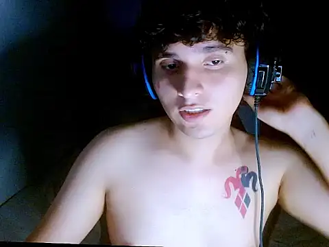 Snapshot of Charley_quin chatting on April 9, 11:54 pm Charley quin online show from April 9, 11:54 pm