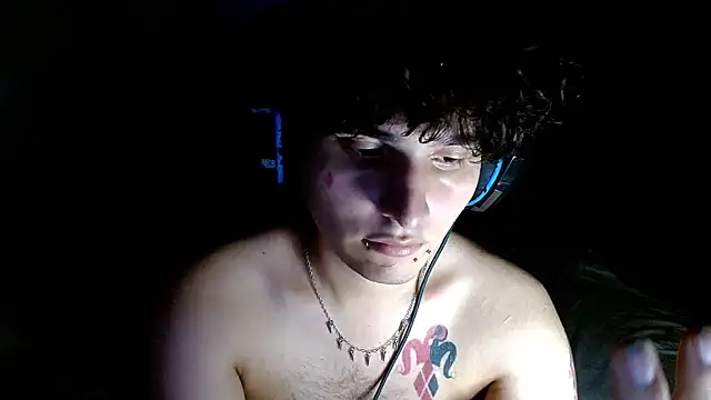 Snapshot of Charley_quin chatting on June 1, 2:24 am Charley quin online show from June 1, 2:24 am