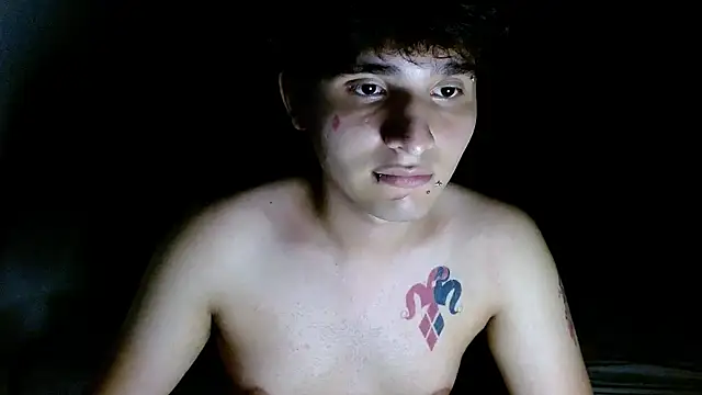 Snapshot of Charley_quin chatting on June 7, 2:05 am Charley quin online show from June 7, 2:05 am