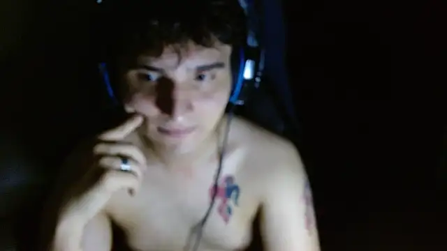 Snapshot of Charley_quin chatting on June 16, 11:18 pm Charley quin online show from June 16, 11:18 pm