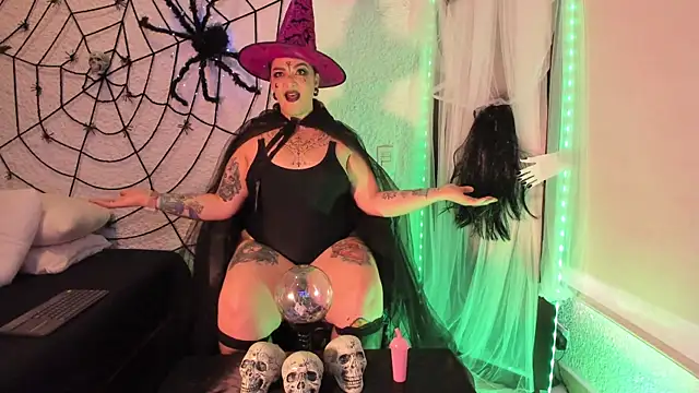 poisson ivy online show from October 3, 8:17 pm