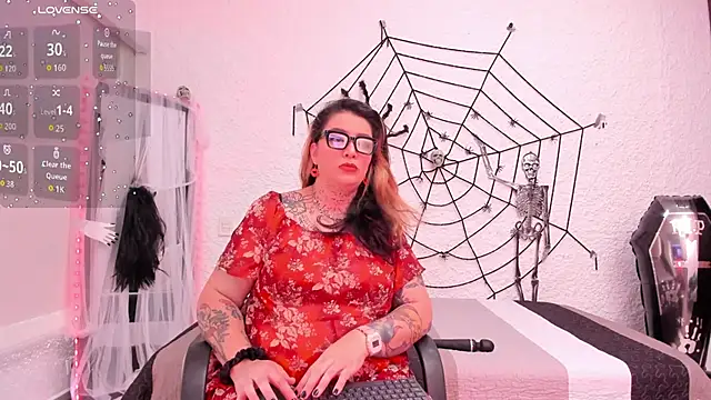 poisson ivy online show from October 7, 8:06 pm