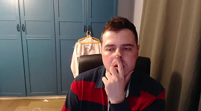 Snapshot of CuteMan33 chatting on February 20, 4:07 am CuteMan33 online show from February 20, 4:07 am