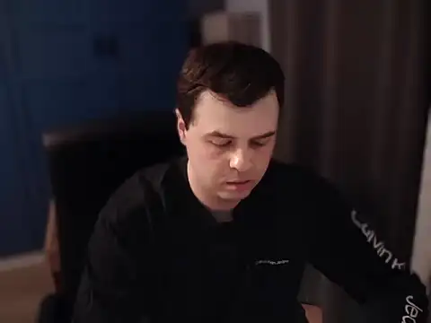 CuteMan33 online show from March 8, 11:30 pm