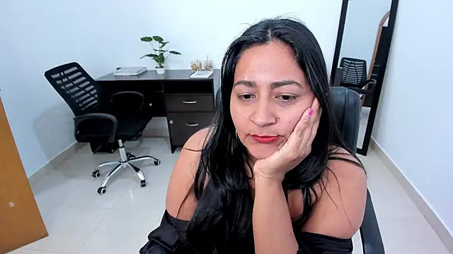 Adele Sweett online show from February 9, 6:37 pm