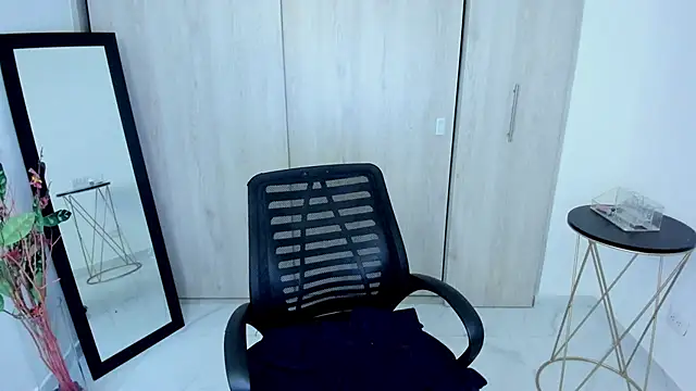 Snapshot of Adele_Sweett chatting on May 23, 10:52 am Adele Sweett online show from May 23, 10:52 am
