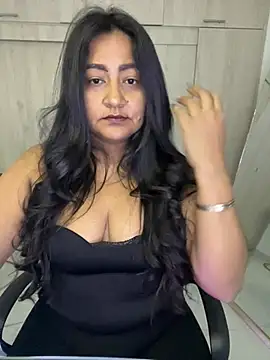 Snapshot of Adele_Sweett chatting on June 8, 10:37 am Adele Sweett online show from June 8, 10:37 am