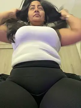 Snapshot of Adele_Sweett chatting on June 12, 10:47 am Adele Sweett online show from June 12, 10:47 am