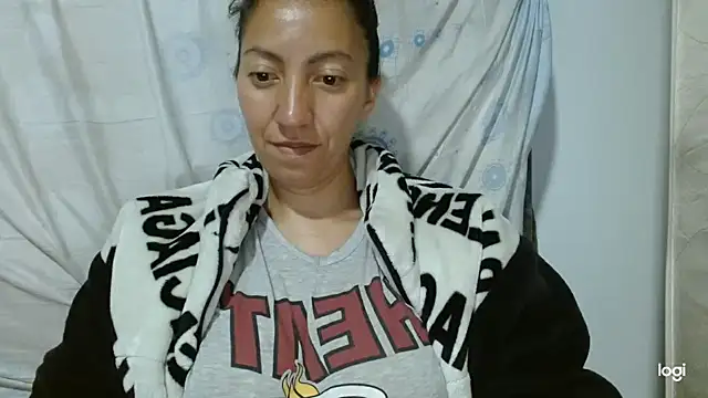 Snapshot of kaybabyhot chatting on October 16, 3:18 am kaybabyhot online show from October 16, 3:18 am