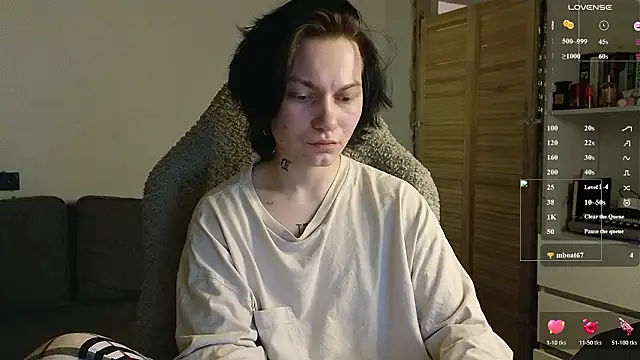 Snapshot of esajukyy chatting on February 24, 3:21 pm esajukyy online show from February 24, 3:21 pm