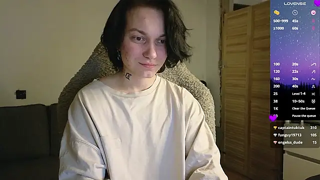 Snapshot of esajukyy chatting on March 4, 3:40 pm esajukyy online show from March 4, 3:40 pm