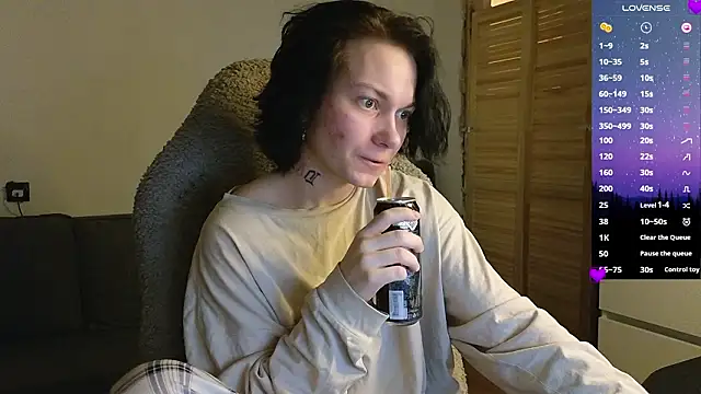 Snapshot of esajukyy chatting on March 10, 2:11 pm esajukyy online show from March 10, 2:11 pm