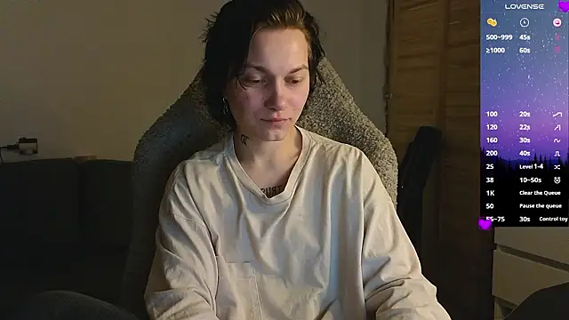 Snapshot of esajukyy chatting on March 20, 1:27 pm esajukyy online show from March 20, 1:27 pm