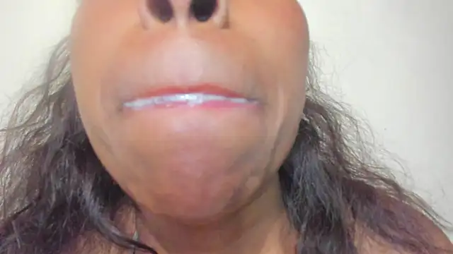 KamariaFyre online show from March 7, 9:40 am