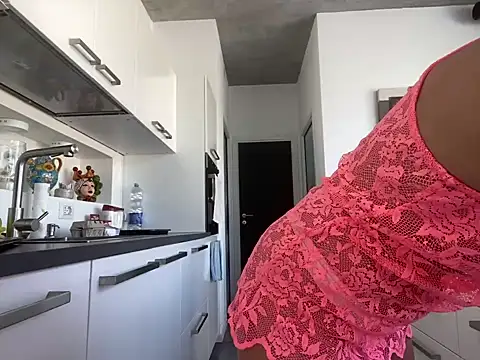 Samira-Summer online show from March 4, 2:10 pm