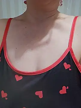 Snapshot of andreasara38 chatting on July 4, 9:10 pm andreasara38 online show from July 4, 9:10 pm