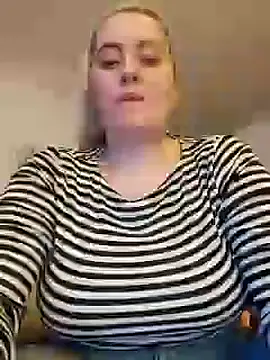 houy111111 online show from March 9, 9:03 pm