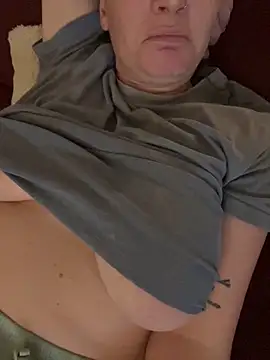 Snapshot of LaceyLondonXO chatting on December 17, 11:05 pm LaceyLondonXO online show from December 17, 11:05 pm