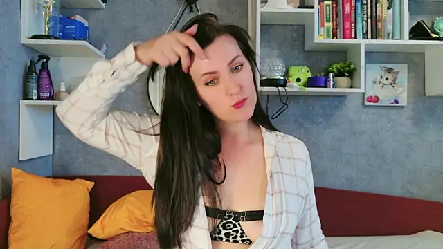 Snapshot of liya_gorgeous chatting on May 20, 3:40 pm liya gorgeous online show from May 20, 3:40 pm