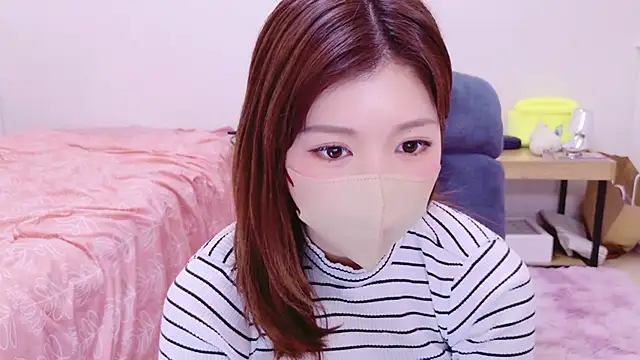 Snapshot of Runarunapi chatting on October 18, 1:19 am Runarunapi online show from October 18, 1:19 am