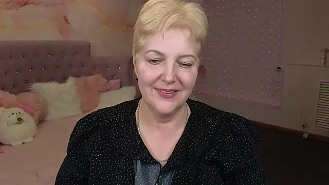 Sandra Snow online show from January 14, 2:53 pm