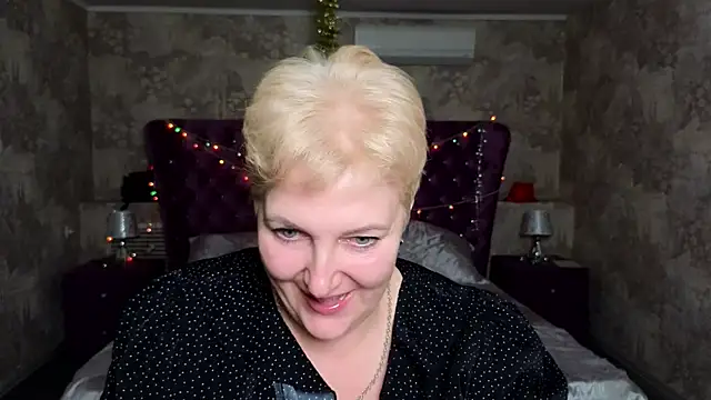 Sandra Snow online show from January 17, 5:19 pm