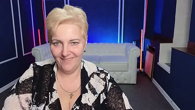 Sandra Snow online show from January 27, 8:28 pm