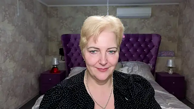 Sandra Snow online show from February 1, 5:16 pm