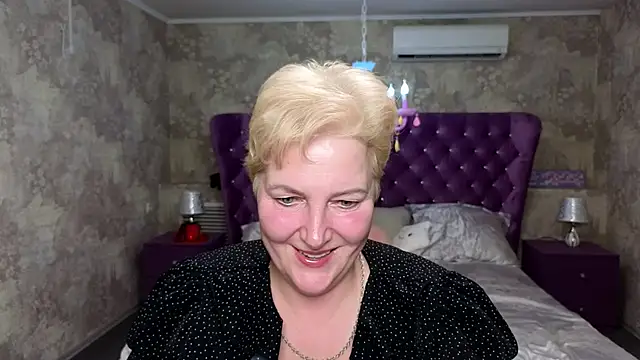 Sandra Snow online show from February 1, 8:26 pm
