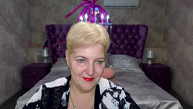 Sandra Snow online show from February 14, 2:44 pm