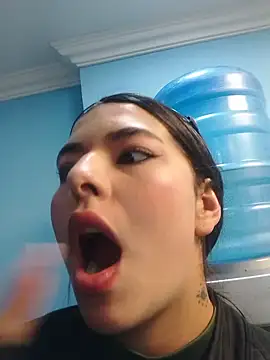 Noah Jhonson online show from March 22, 8:04 pm