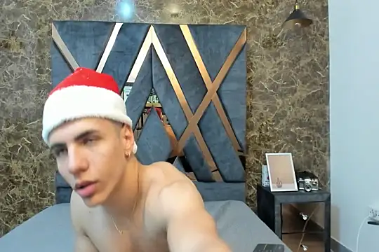 Flynn Riider online show from December 30, 2:30 pm