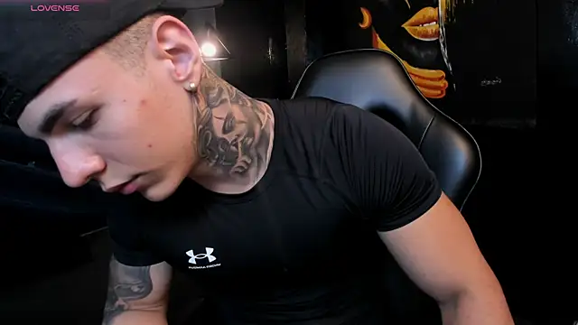 Flynn Riider online show from November 5, 5:13 pm