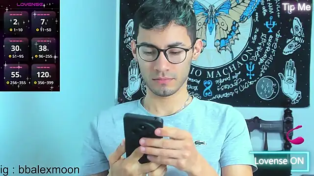 Snapshot of alexdesire chatting on March 18, 3:42 pm alexdesire online show from March 18, 3:42 pm