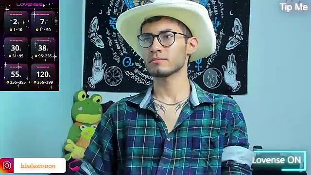 Snapshot of alexdesire chatting on March 20, 7:25 pm alexdesire online show from March 20, 7:25 pm