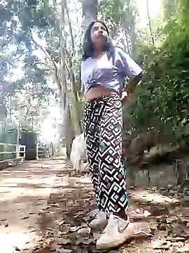 Snapshot of Danna-linyi chatting on December 10, 4:38 pm Danna-linyi online show from December 10, 4:38 pm