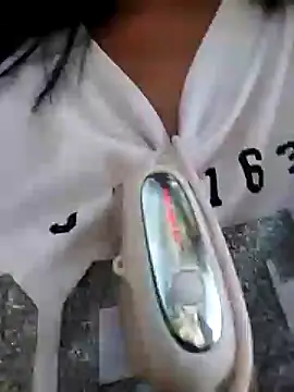 Snapshot of Danna-linyi chatting on December 27, 9:54 pm Danna-linyi online show from December 27, 9:54 pm