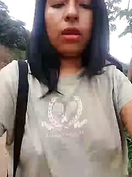 Snapshot of Danna-linyi chatting on January 10, 2:45 pm Danna-linyi online show from January 10, 2:45 pm