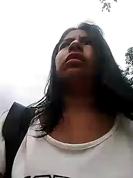 Snapshot of Danna-linyi chatting on February 2, 2:13 pm Danna-linyi online show from February 2, 2:13 pm