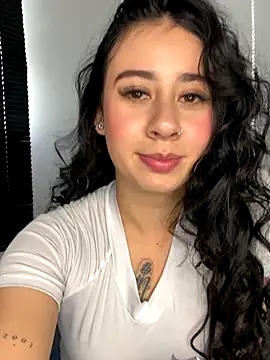 Snapshot of Zoee_t chatting on October 2, 10:06 pm Zoee t online show from October 2, 10:06 pm